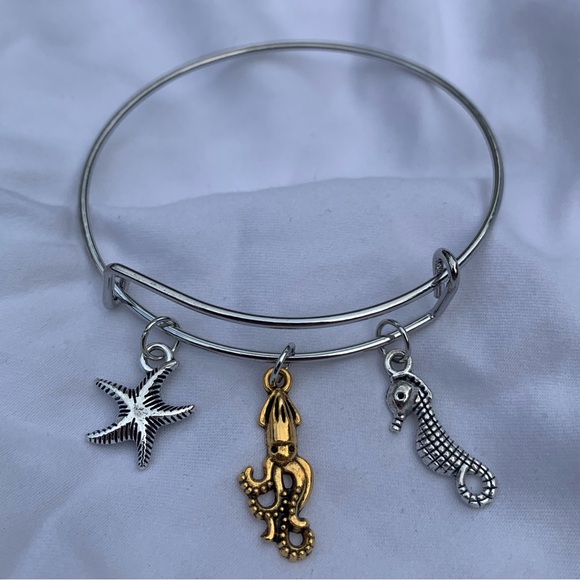 Brand New! Handmade! Adjustable Charm Bangle Bracelet! - Picture 3 of 5